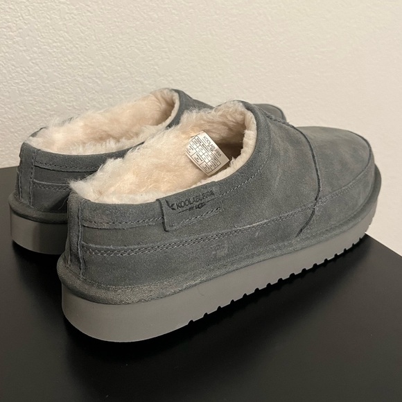 Mens UGG Soft Gray Suede Slippers - Picture 1 of 4